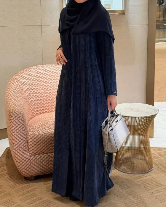 Vale - navy blue image 1