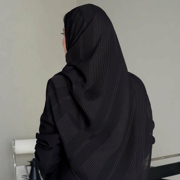 striped shela image 2