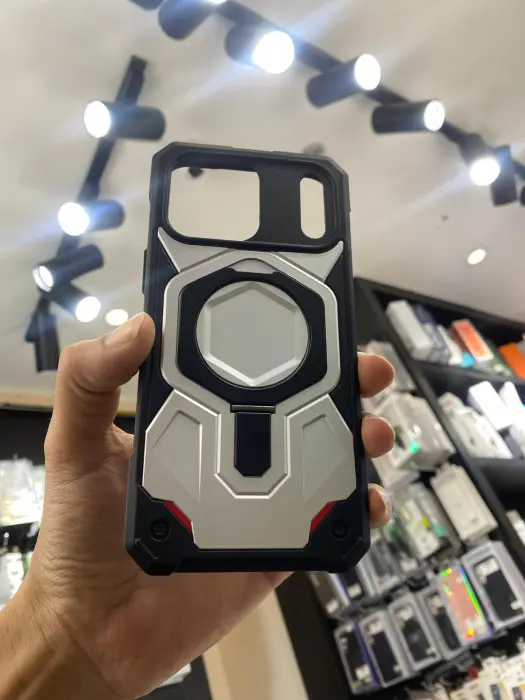 كفر معدن مع مسكة وستاند خاص بتلفون I PHONE 17 PRO MAX image 0