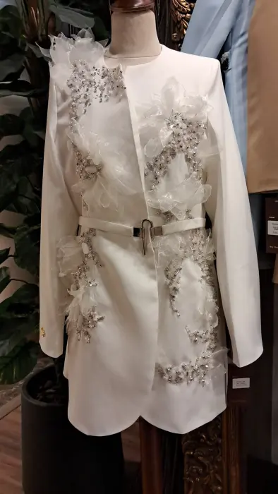OFF WHITE FLOWER image 0
