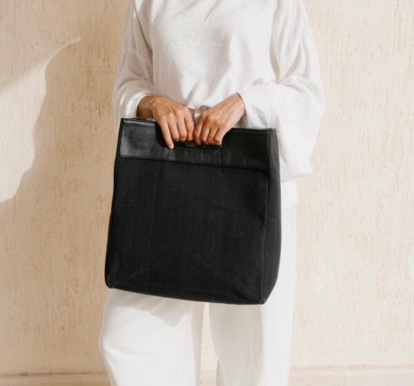 Kendi - Black image 1