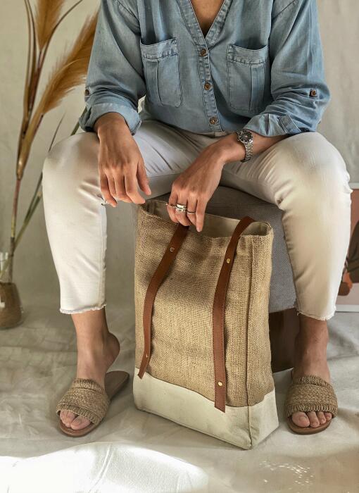 Quad II Handbag image 2