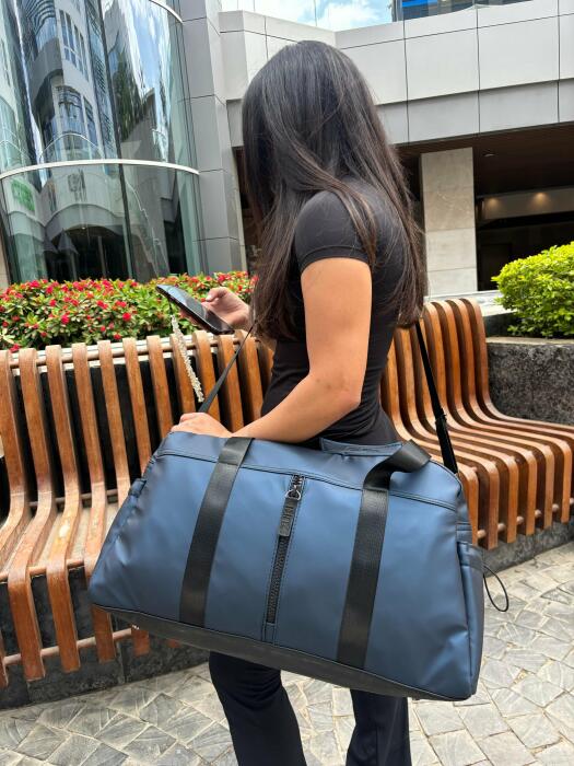 Luna Duffle- Metallic Navy blue image 1