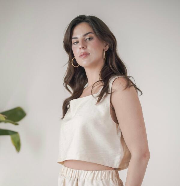 Beige cropped top image 2