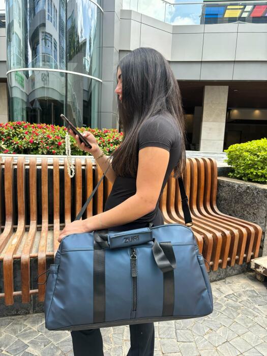 Luna Duffle- Metallic Navy blue image 2