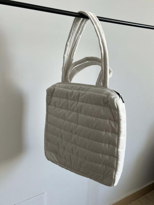 WHITE PUFFY HANDBAG image 0