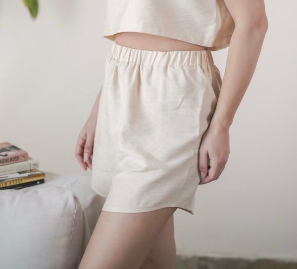 Beige shorts image 0