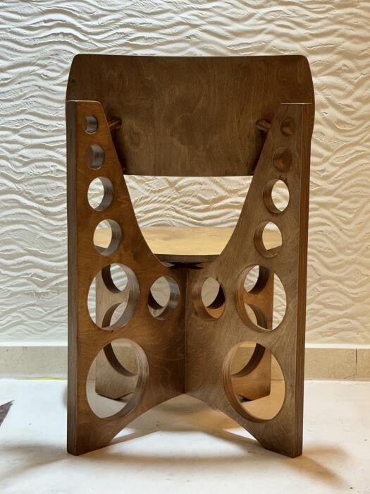 The apreture chair image 1