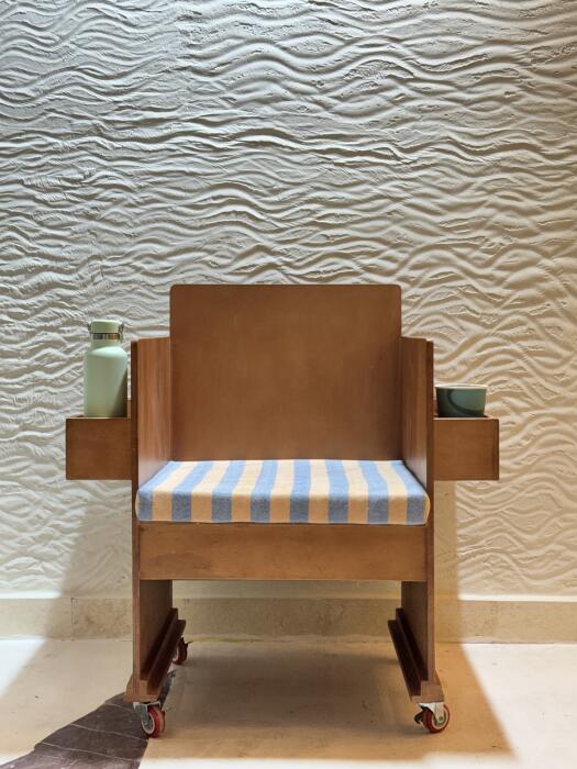 The Self-Sufficient Chair image 2