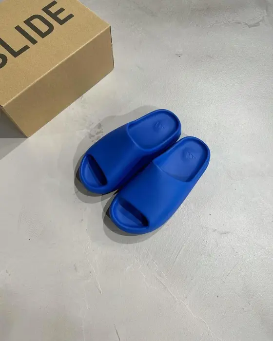 Yeezy Slides 'Azure image 7