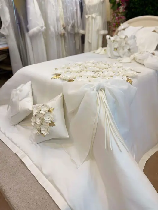 White Bouquet  Bedcover image 0
