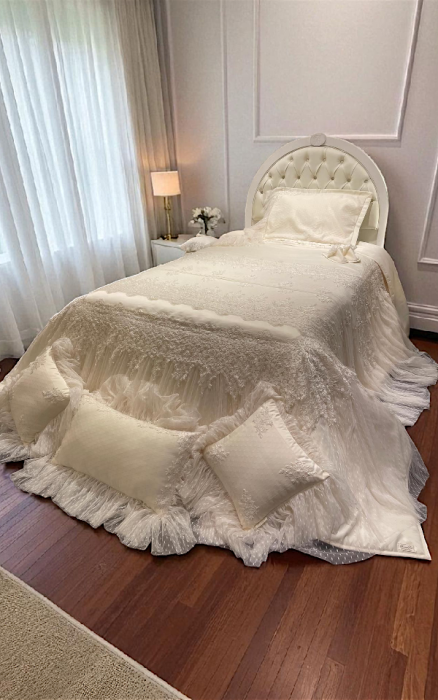 Parisian Bedcover image 0
