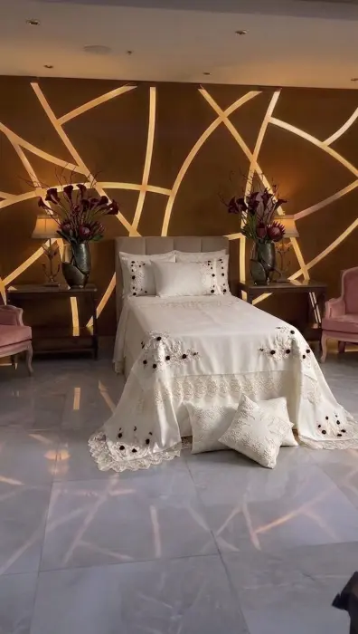 Ivory shell w/ red rose (DIY)  image 0