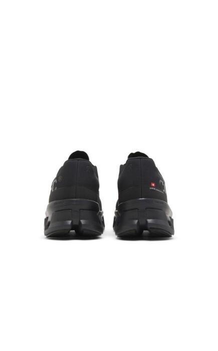 On running Cloudmonster 'All Black' image 3