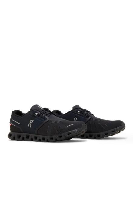 On running Cloud 5 'All Black' image 2