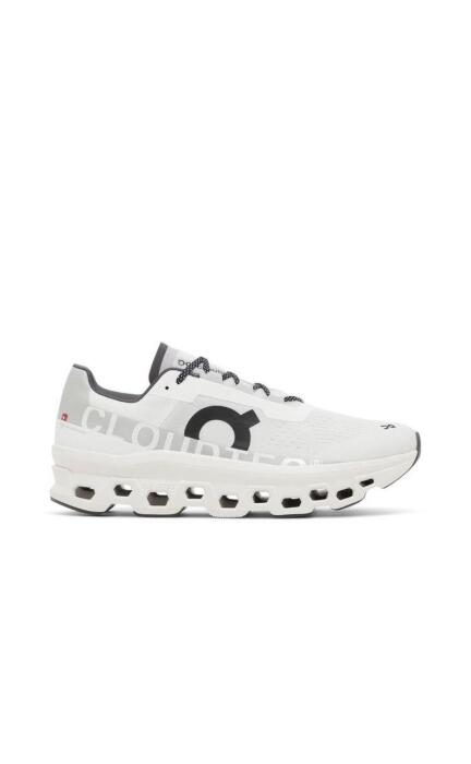 On running Cloudmonster 'White Black' image 0