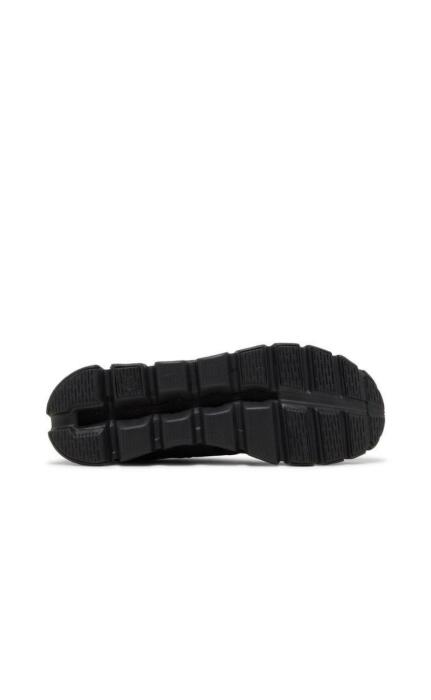 On running Cloud 5 'All Black' image 4