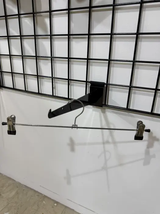 علاقة ملابس معدنية كروم بكلبسات متحركة (مقاسات 20cm / 30cm / 40cm) image 0