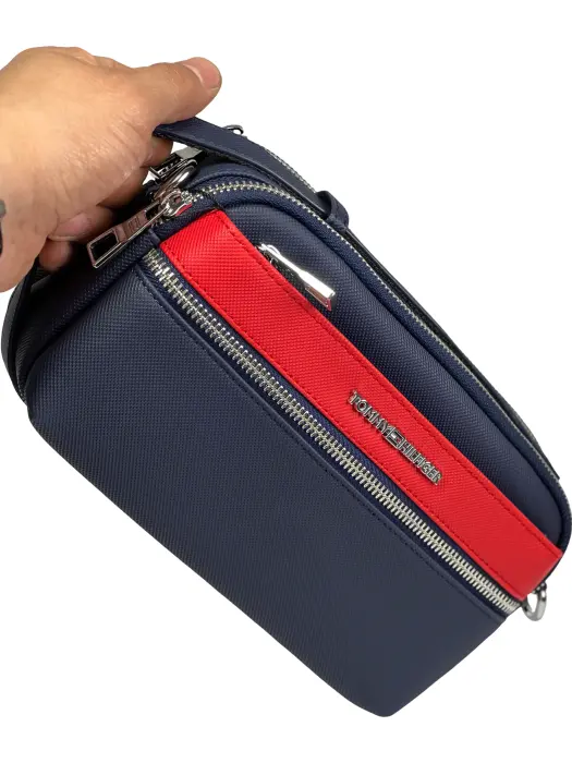 Classic men's handbag with a crossbody strap image 0