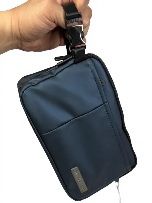 Classic men's handbag with a crossbody strap image 0