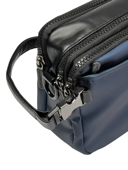 Classic men's handbag with a crossbody strap image 6