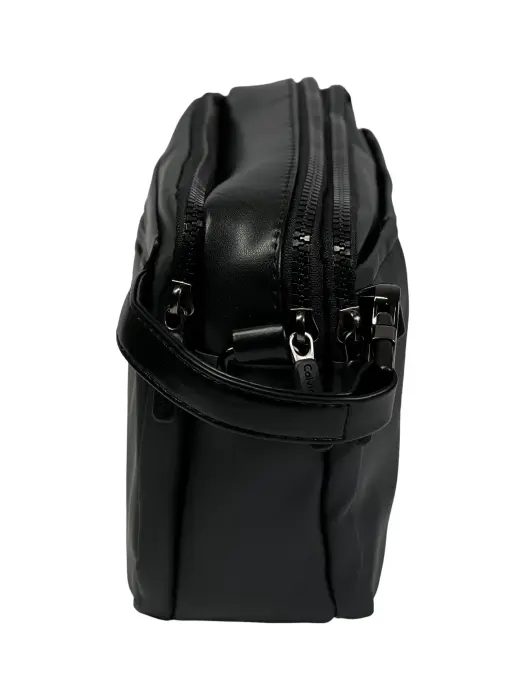 Classic men's handbag with a crossbody strap image 5