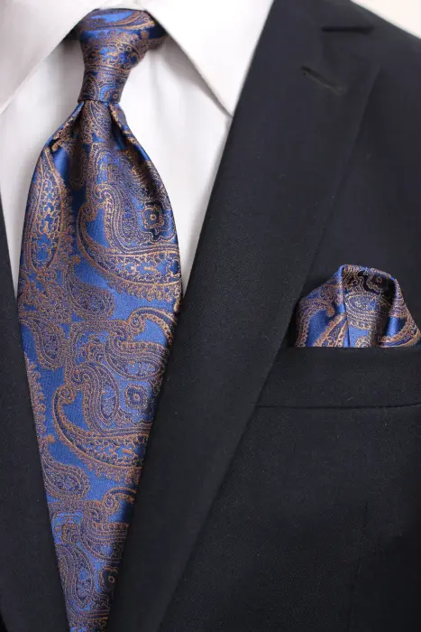 Paisley Scarf And jacquard tie with hanky image 1