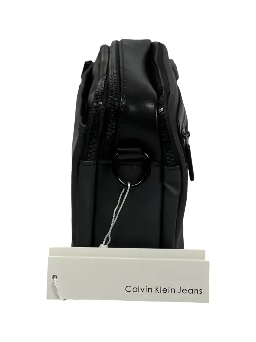 Classic men's handbag with a crossbody strap image 6