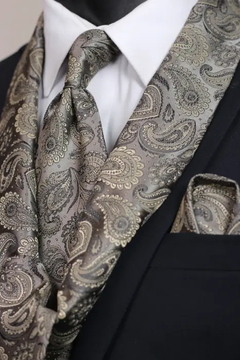 Paisley Scarf And jacquard tie with hanky image 0