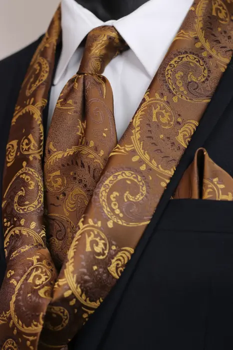 Paisley Scarf And jacquard tie with hanky image 0
