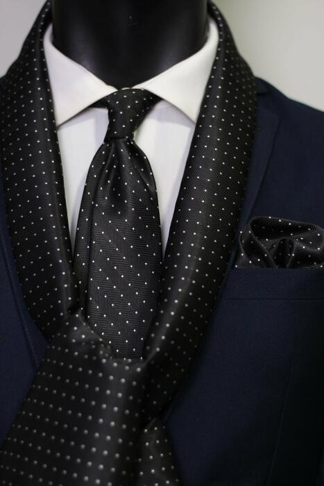 Scarf And jacquard Dotted tie with hanky image 0