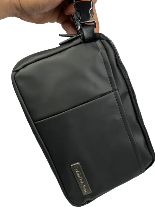 Classic men's handbag with a crossbody strap image 0