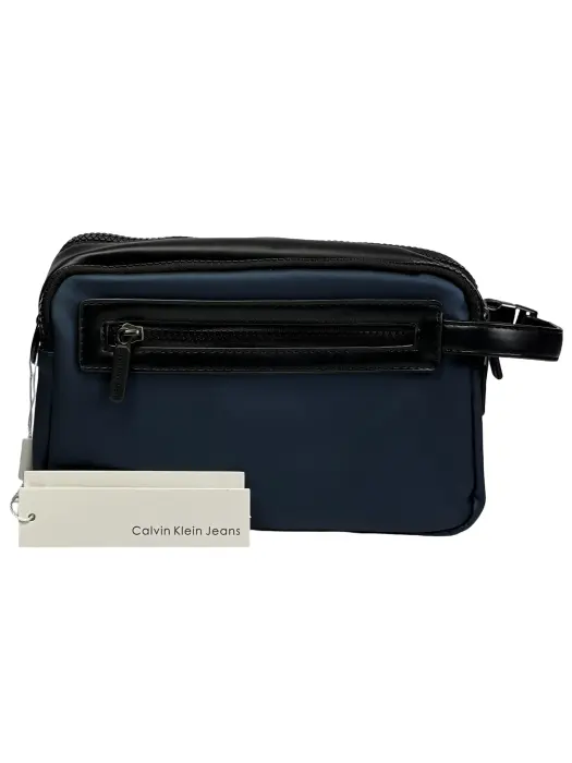 Classic men's handbag with a crossbody strap image 4