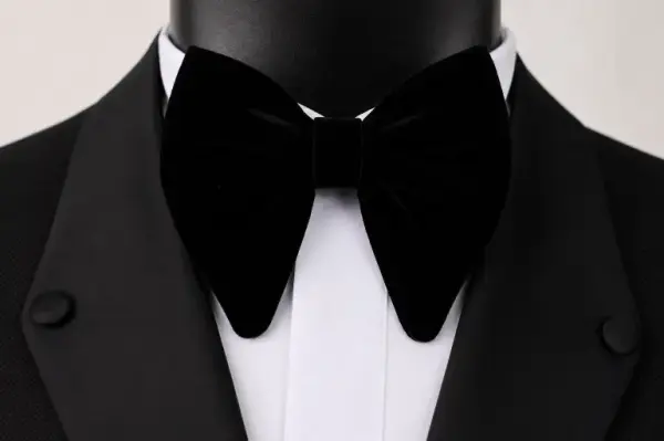 Long-Tail Black Bow Tie image 0