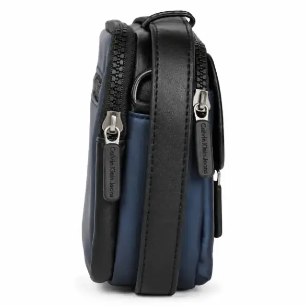 Calvin Klein Jeans Men's Crossbody Bag - Black & Navy image 2
