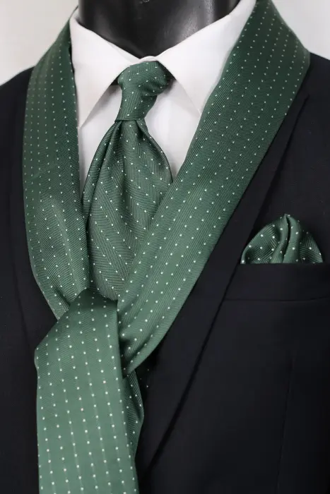 Dotted Scarf And jacquard tie with hanky image 0