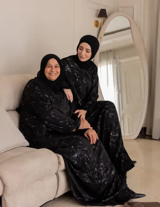 عبايه خامه جاكار حرير اسود في جراي image 6