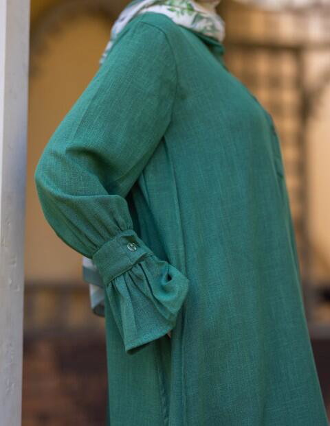 Green Dress image 3