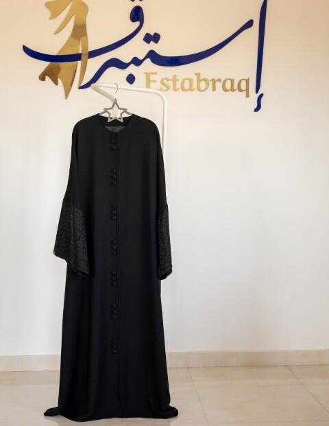 Black Abaya with pockets image 4