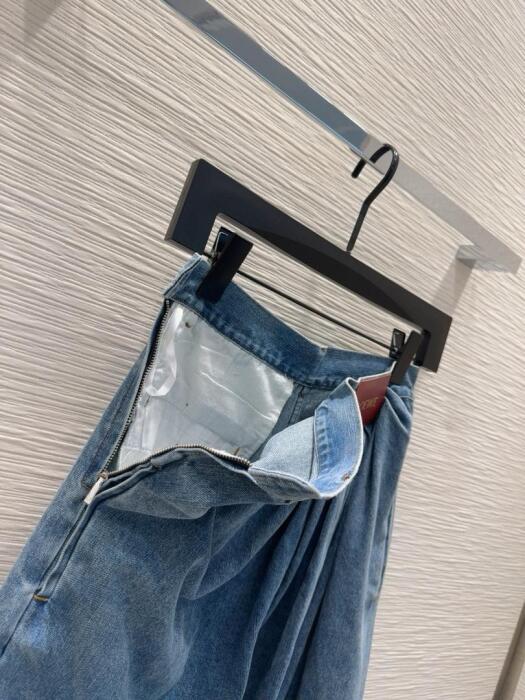 Loewe image 4