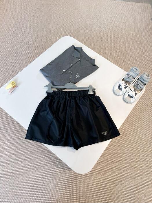 Prada image 0