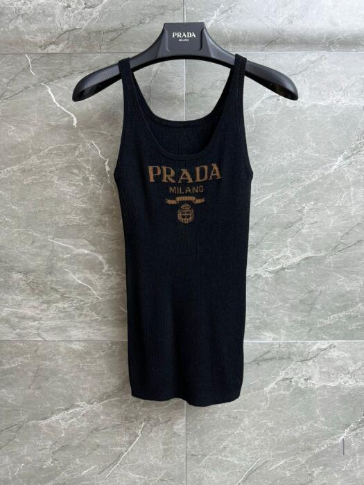 Prada  image 1
