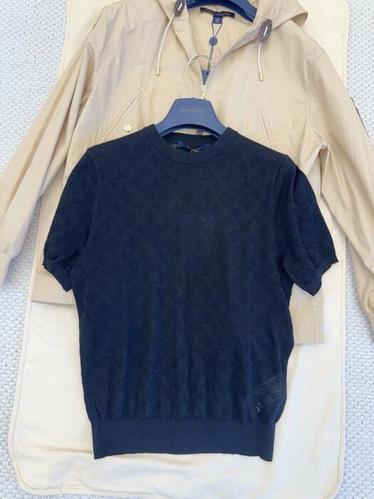 LV Clothes image 0