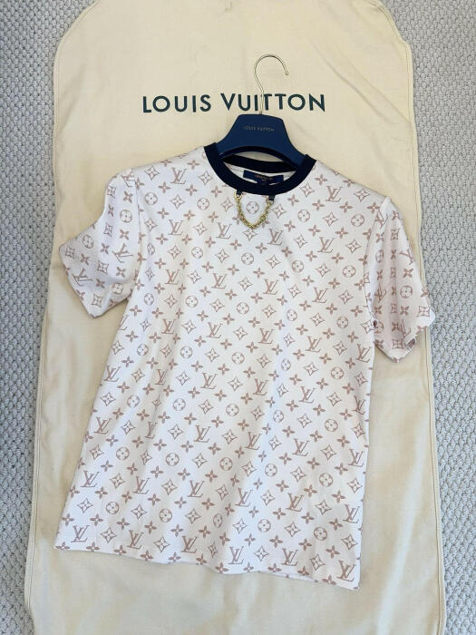 LV Clothes image 2
