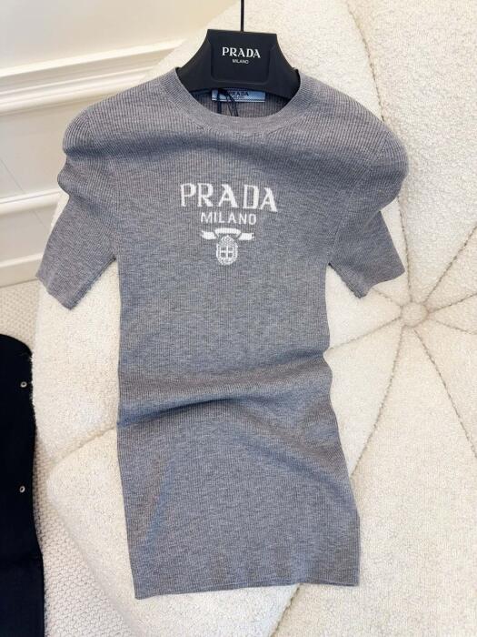Prada image 0