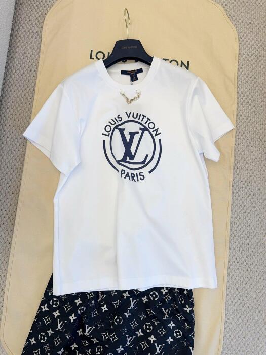 LV Clothes image 0