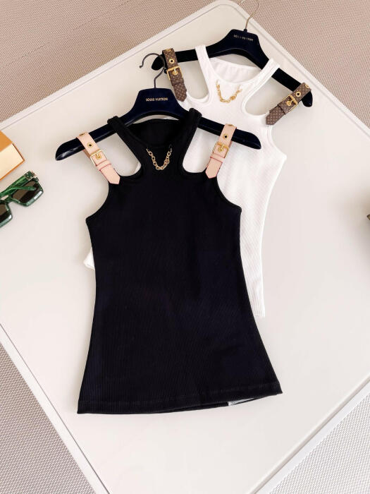 LV Clothes image 0