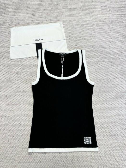 Chanel Clothes image 0
