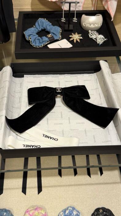 Chanel image 1