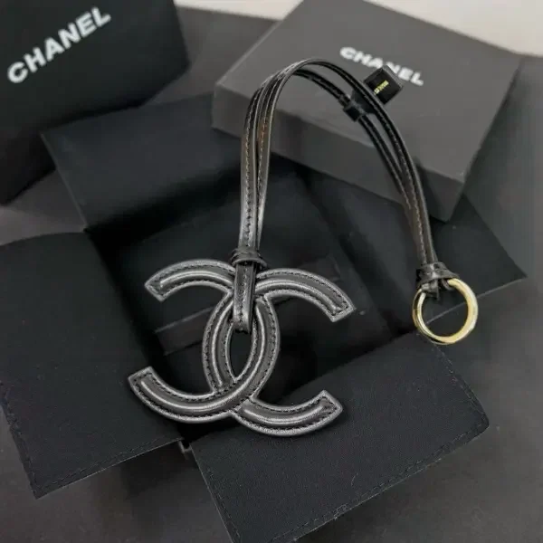 Chanel charm  image 0